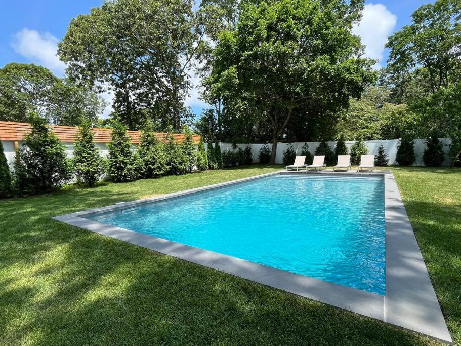 Stylish & Modern Hamptons Cape With Saltwater Pool-5 Min To Beach Villa Hampton Bays Exterior photo